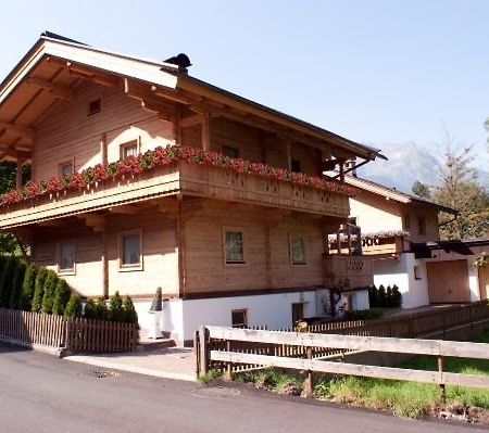 Chalet - Appartements Julitta Mayrhofen Exterior photo