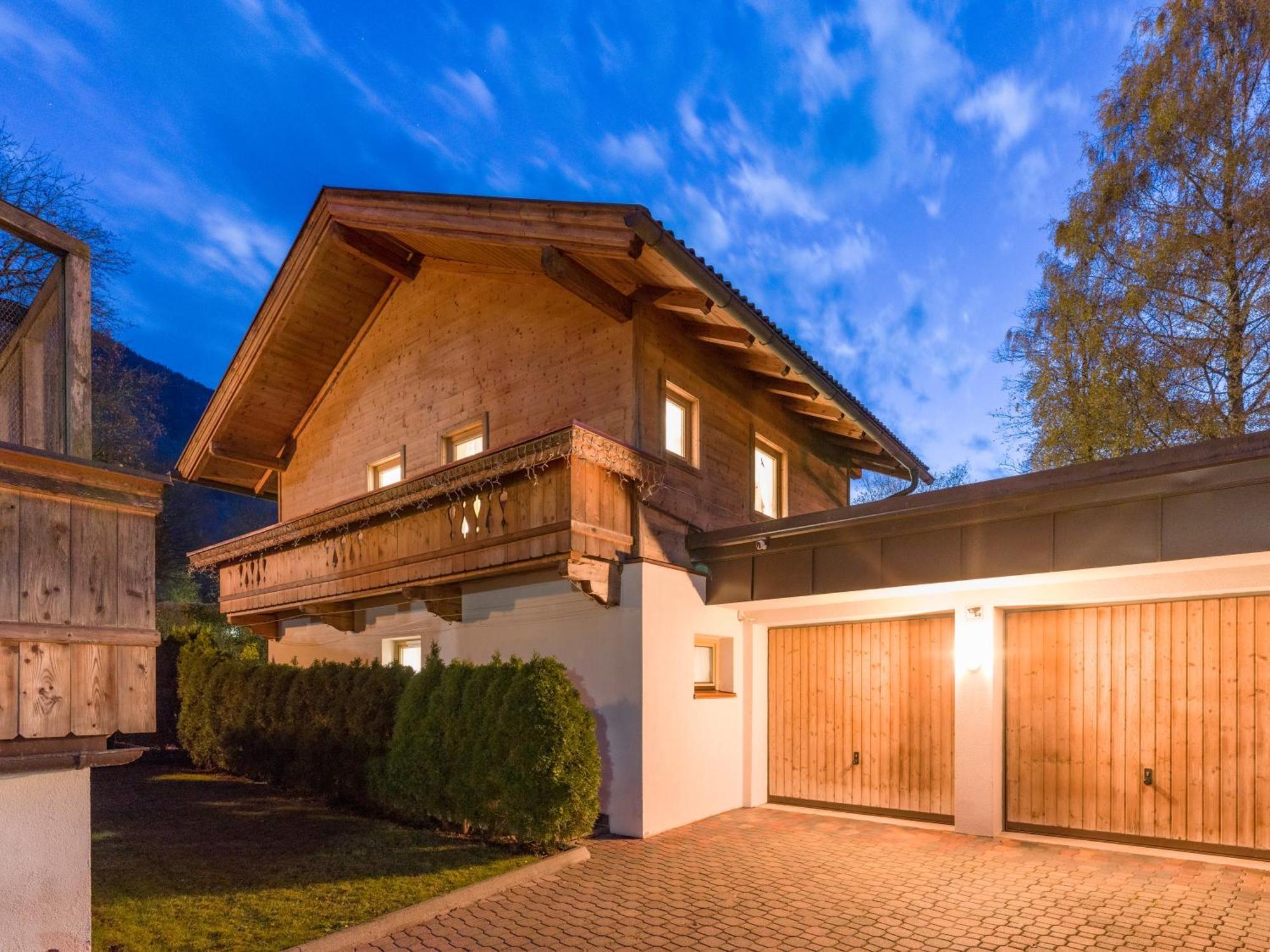Chalet - Appartements Julitta Mayrhofen Exterior photo