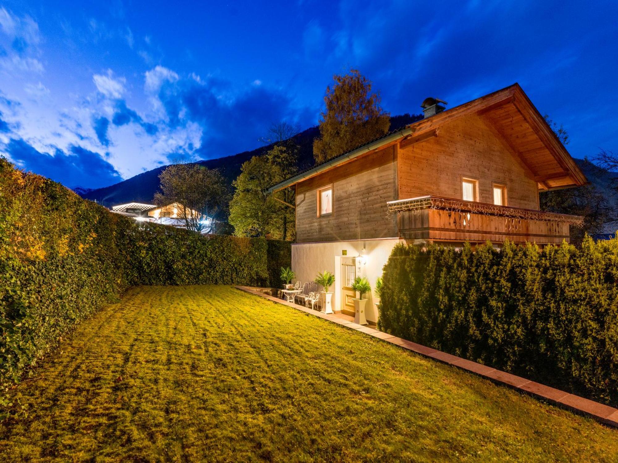 Chalet - Appartements Julitta Mayrhofen Exterior photo
