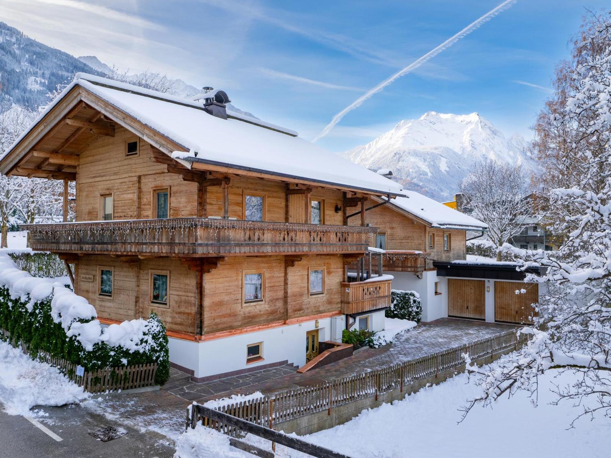 Chalet - Appartements Julitta Mayrhofen Exterior photo